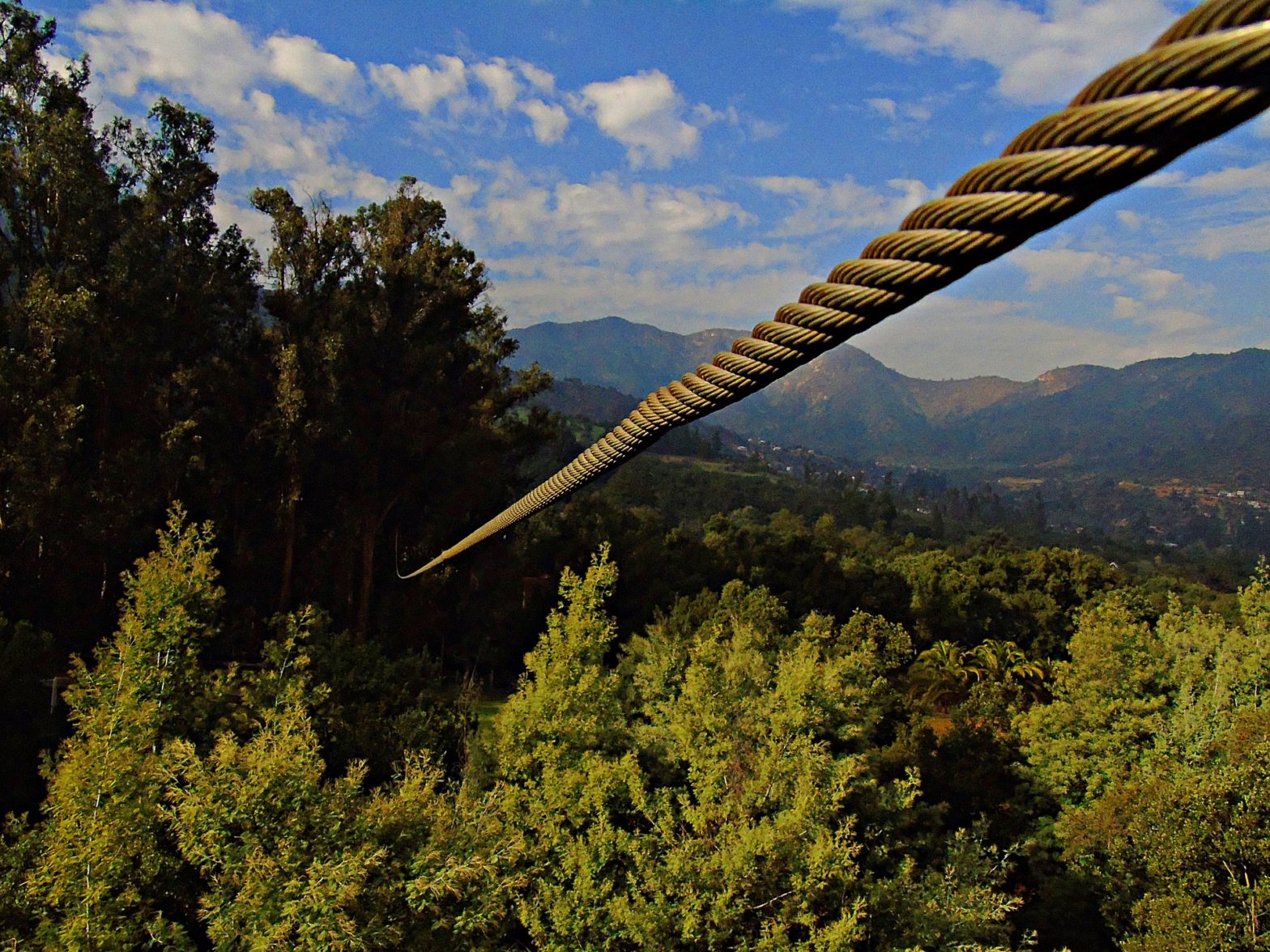 tirolina cuerda montaña